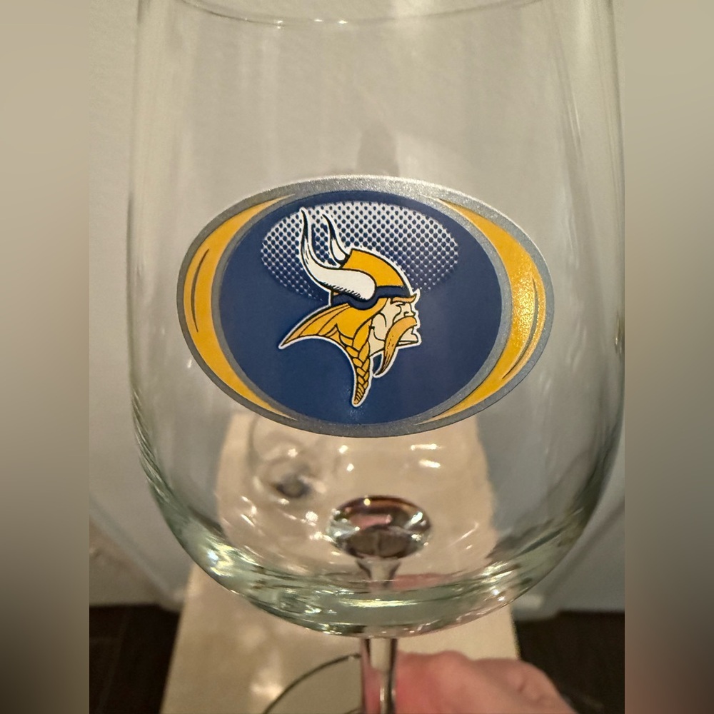 2 Minnesota Vikings 12oz Wine glasses. NFL